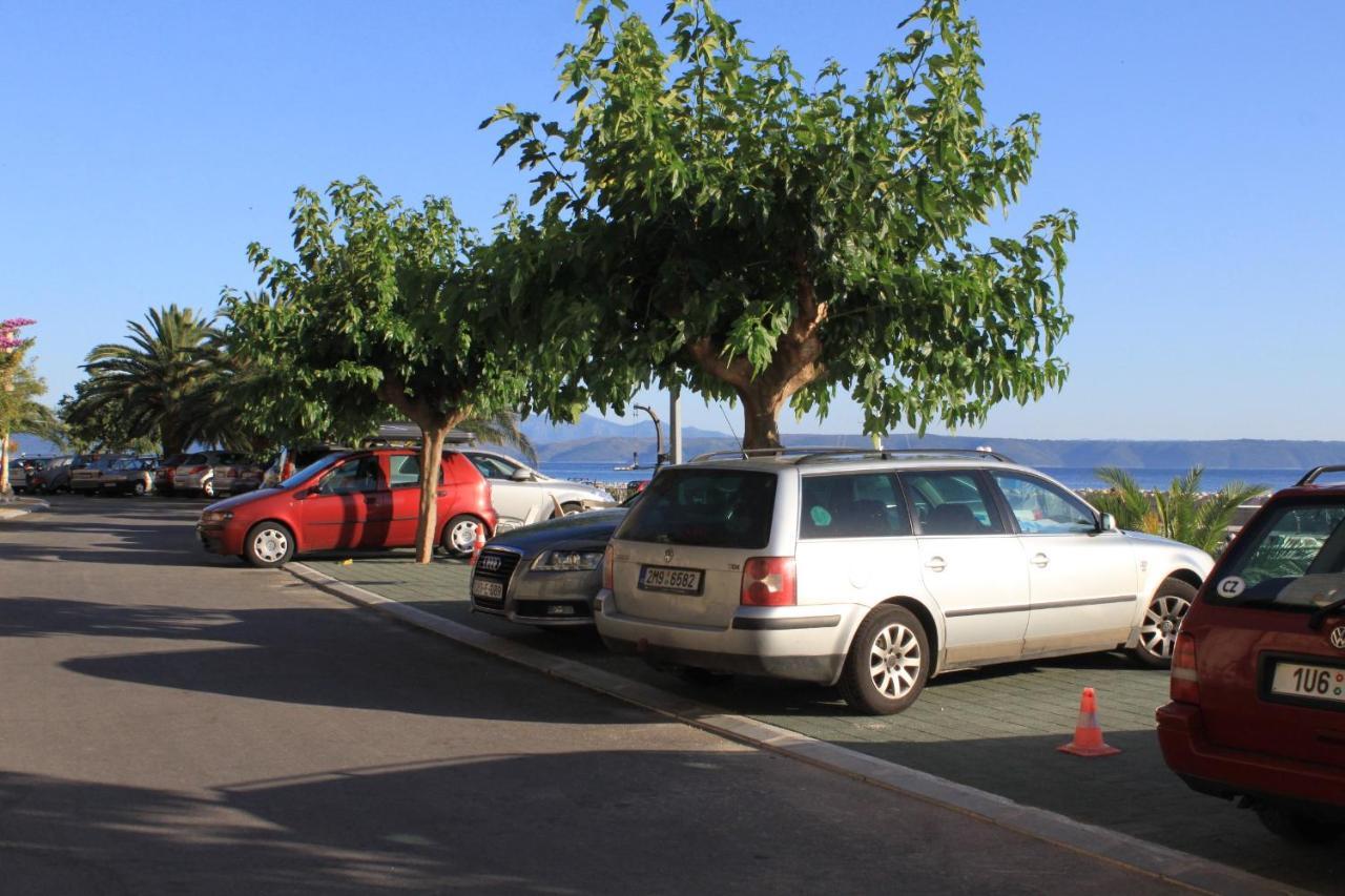 Apartments By The Sea Podgora, Makarska - 6596 エクステリア 写真